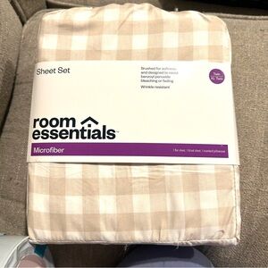 Room Essentials Tan Checkered Sheet Set twin xl great for dorm rooms